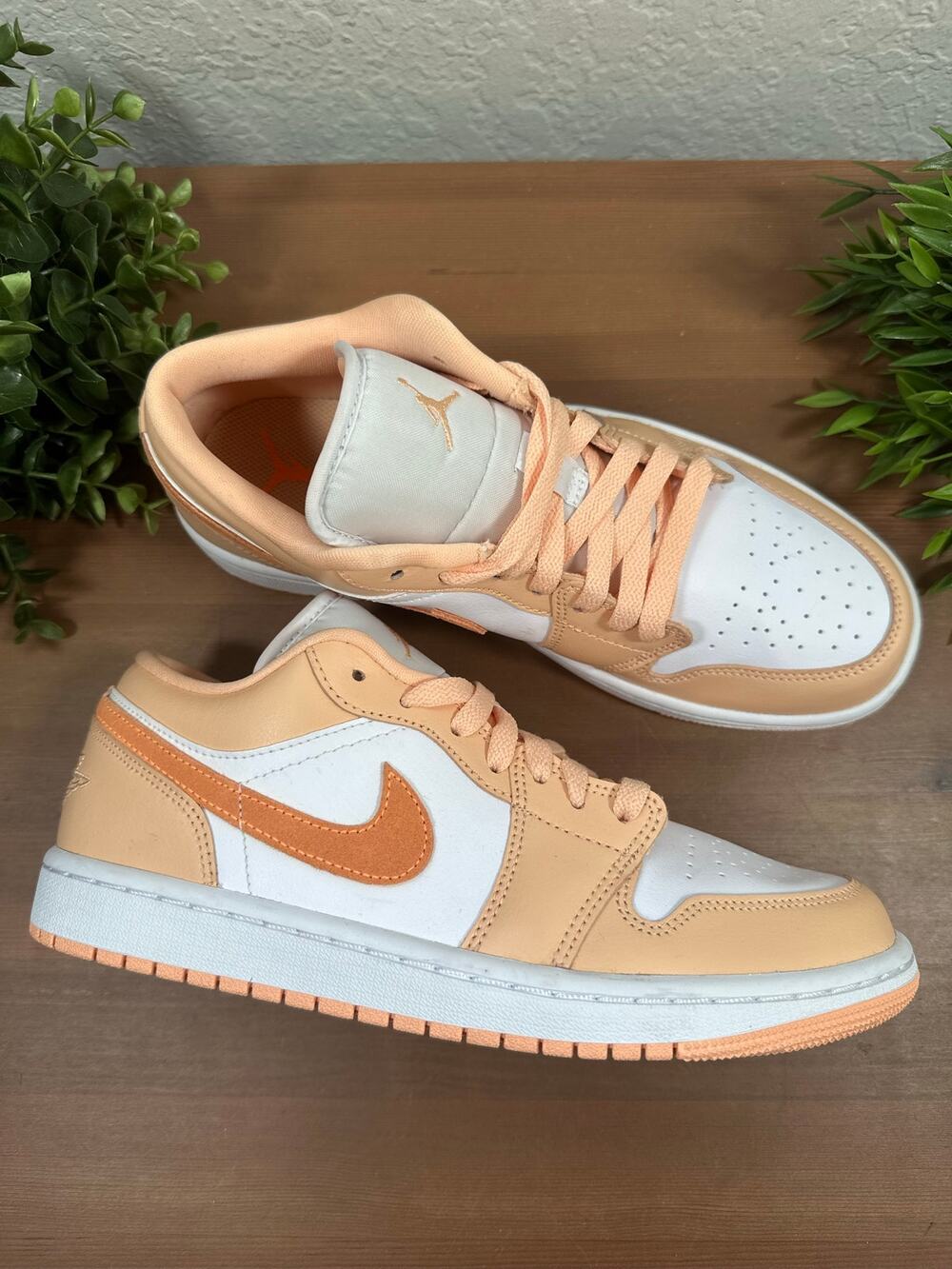 Nike Women's Dunk Low Peach White Sneakers Size‎ 9